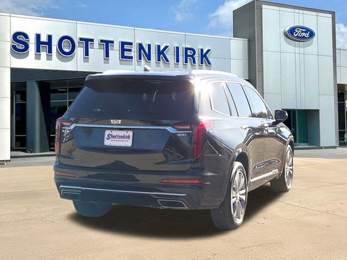 Used 2023 Cadillac XT6 Premium Luxury w/ Technology Package FWD image 8