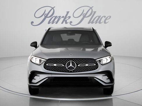 Certified 2025 Mercedes-Benz GLC 300 4MATIC w/ AMG Line image 34