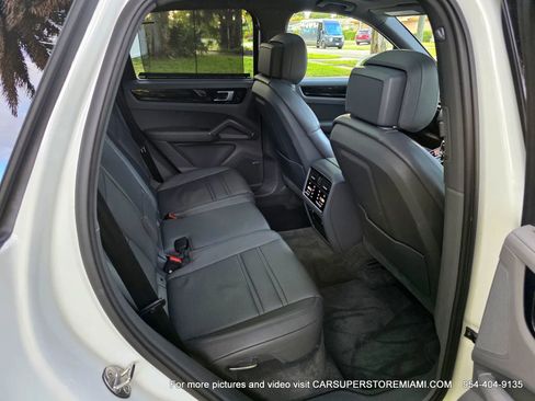 Used 2019 Porsche Cayenne image 38