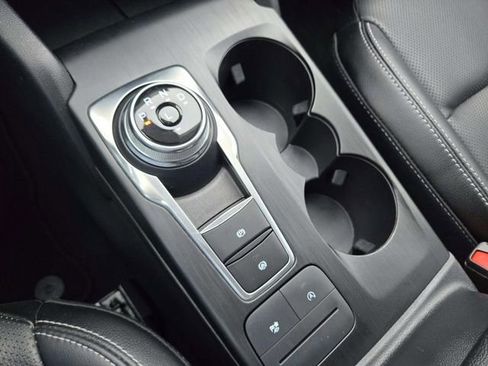 Used 2022 Ford Escape SEL image 25