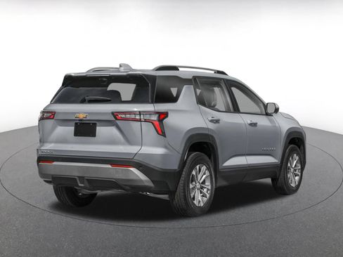 Used 2025 Chevrolet Equinox LT FWD image 2