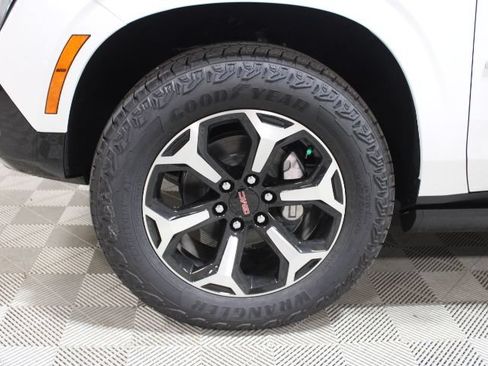 New 2026 GMC Yukon AT4 w/ AT4 Premium Plus Package AWD/4WD image 45