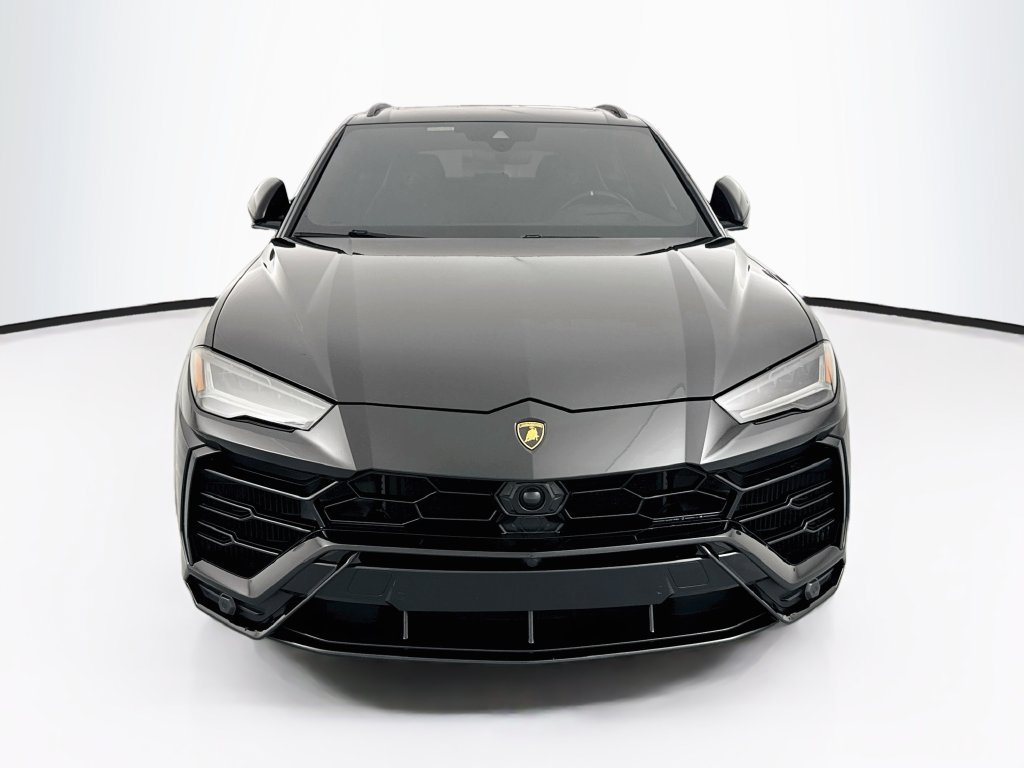 Used 2022 Lamborghini Urus AWD/4WD image 2