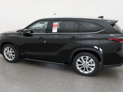 New 2026 Toyota Highlander Limited image 62