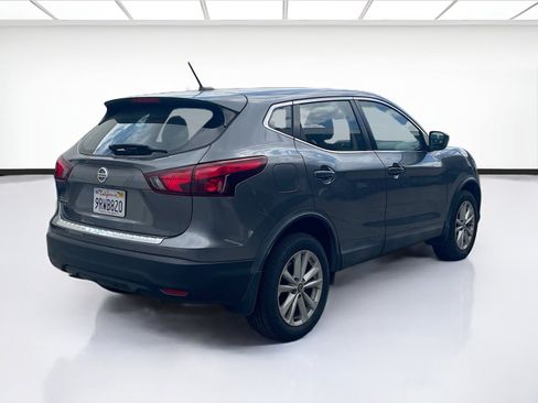 Used 2019 Nissan Rogue Sport S w/ Appearance Package FWD image 4
