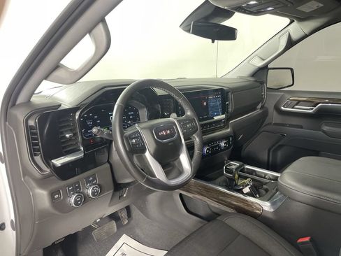 Used 2023 GMC Sierra 1500 Elevation w/ X31 Off-Road Package AWD/4WD image 10