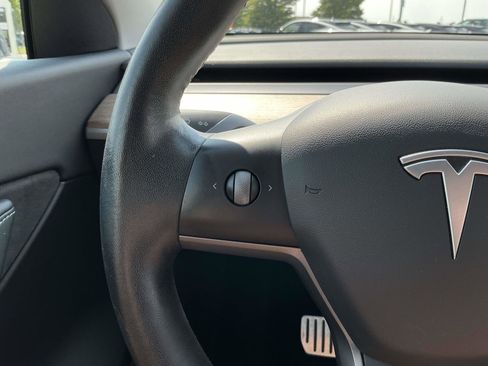 Used 2022 Tesla Model Y Performance image 15