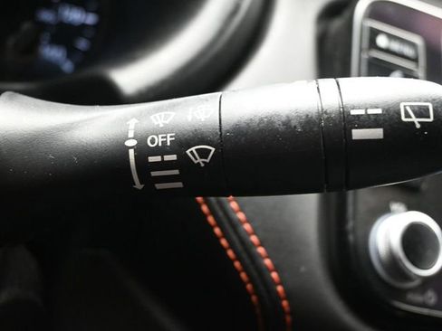 Used 2023 Nissan Kicks SR w/ Exterior Package image 28