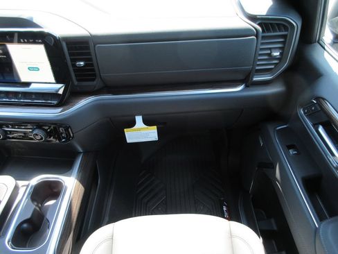 New 2026 Chevrolet Silverado 1500 LT Trail Boss w/ Convenience Package II AWD/4WD image 18