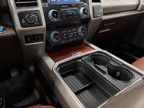 Used 2019 Ford F250 King Ranch w/ King Ranch Ultimate Package AWD/4WD image 23