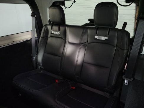Used 2021 Jeep Wrangler Sport image 17