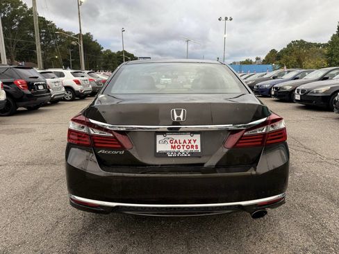 Used 2017 Honda Accord LX image 6
