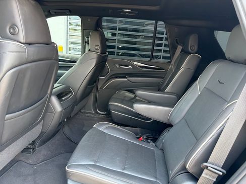 Used 2023 Cadillac Escalade Sport w/ LPO, ONYX Package AWD/4WD image 10
