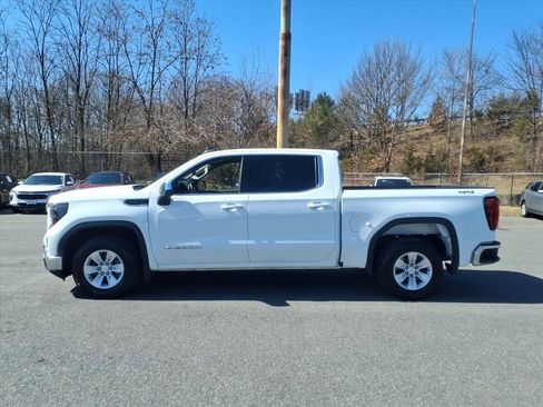 Certified 2024 GMC Sierra 1500 SLE image 5