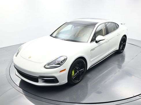 Used 2018 Porsche Panamera 4 image 33