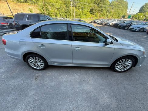 Used 2015 Volkswagen Jetta SE FWD image 3
