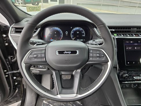 New 2025 Jeep Grand Cherokee L Altitude image 16