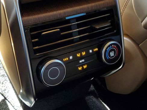 Used 2023 Land Rover Range Rover SE image 29