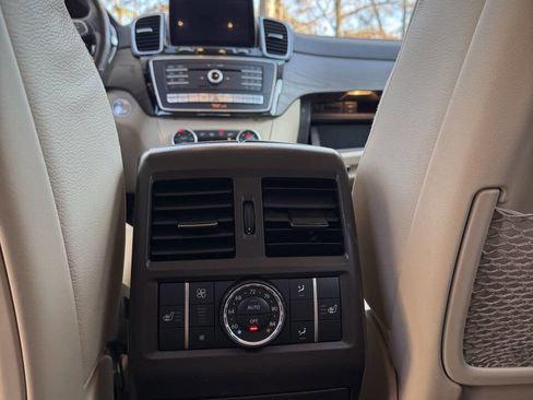 Used 2017 Mercedes-Benz GLS 550 4MATIC image 23