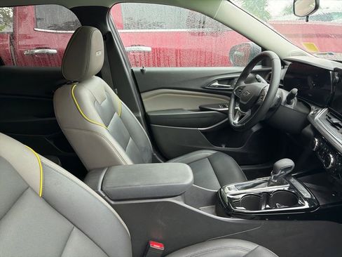 Used 2025 Chevrolet Trax ACTIV w/ Sunroof Package FWD image 4
