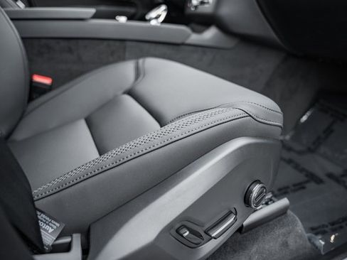 New 2026 Volvo XC90 B6 Plus w/ Protection Package Premier image 33