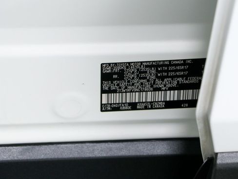 Used 2022 Toyota RAV4 XLE FWD image 31