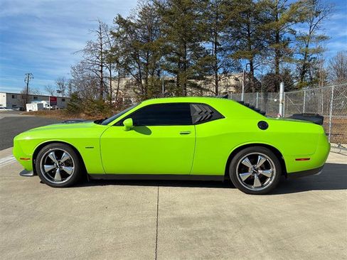 Used 2015 Dodge Challenger R/T image 7