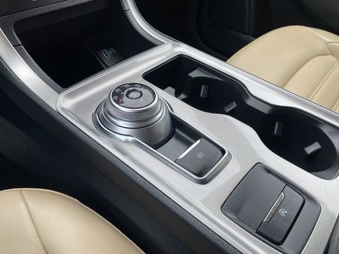 Used 2024 Ford Edge SEL image 23