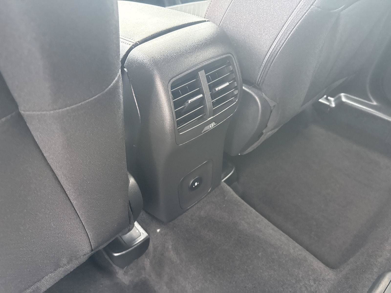 Used 2025 Ford Escape Active w/ Cold Weather Package AWD/4WD image 12