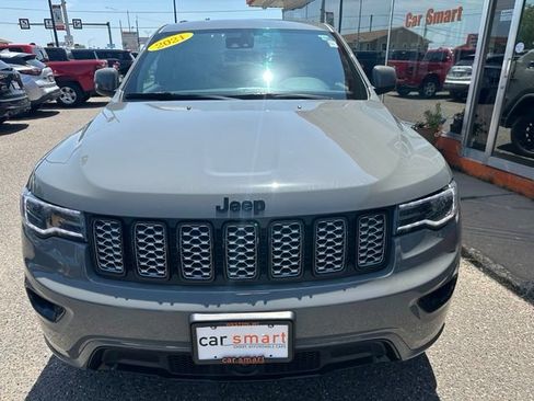 Used 2021 Jeep Grand Cherokee Laredo X AWD/4WD image 2