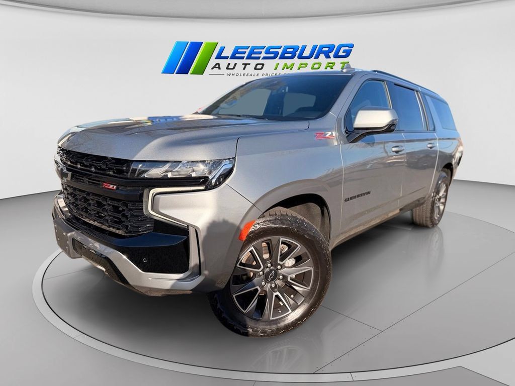 Used 2023 Chevrolet Suburban Z71 w/ Luxury Package AWD/4WD image 2
