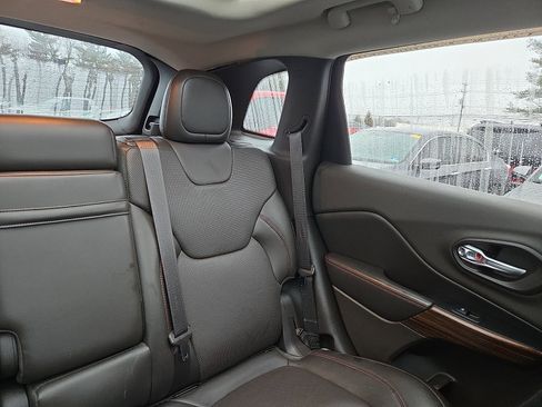 Used 2015 Jeep Cherokee Trailhawk w/ Comfort/Convenience Group image 20