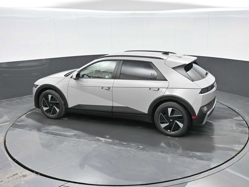 New 2025 Hyundai Ioniq 5 SEL image 24