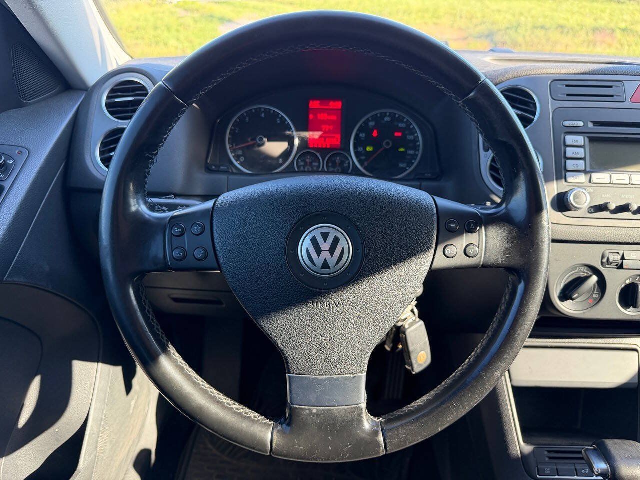 Used 2009 Volkswagen Tiguan SE AWD/4WD image 23