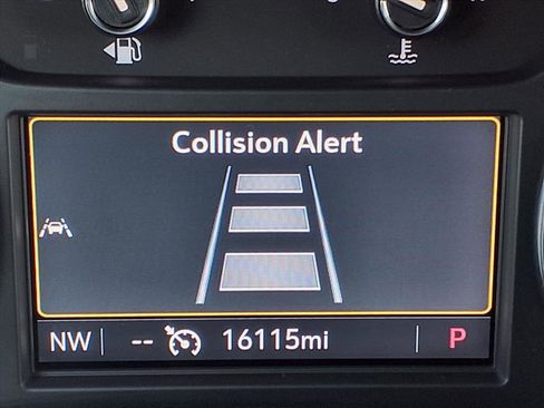 Used 2023 Buick Enclave Essence w/ Sport Touring Edition image 15