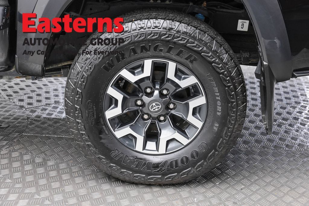 Used 2021 Toyota Tacoma TRD Off-Road AWD/4WD image 10