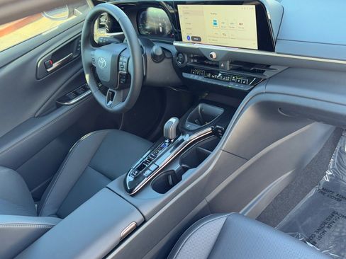 Used 2026 Toyota Crown Signia w/ Advanced Technology Package image 11