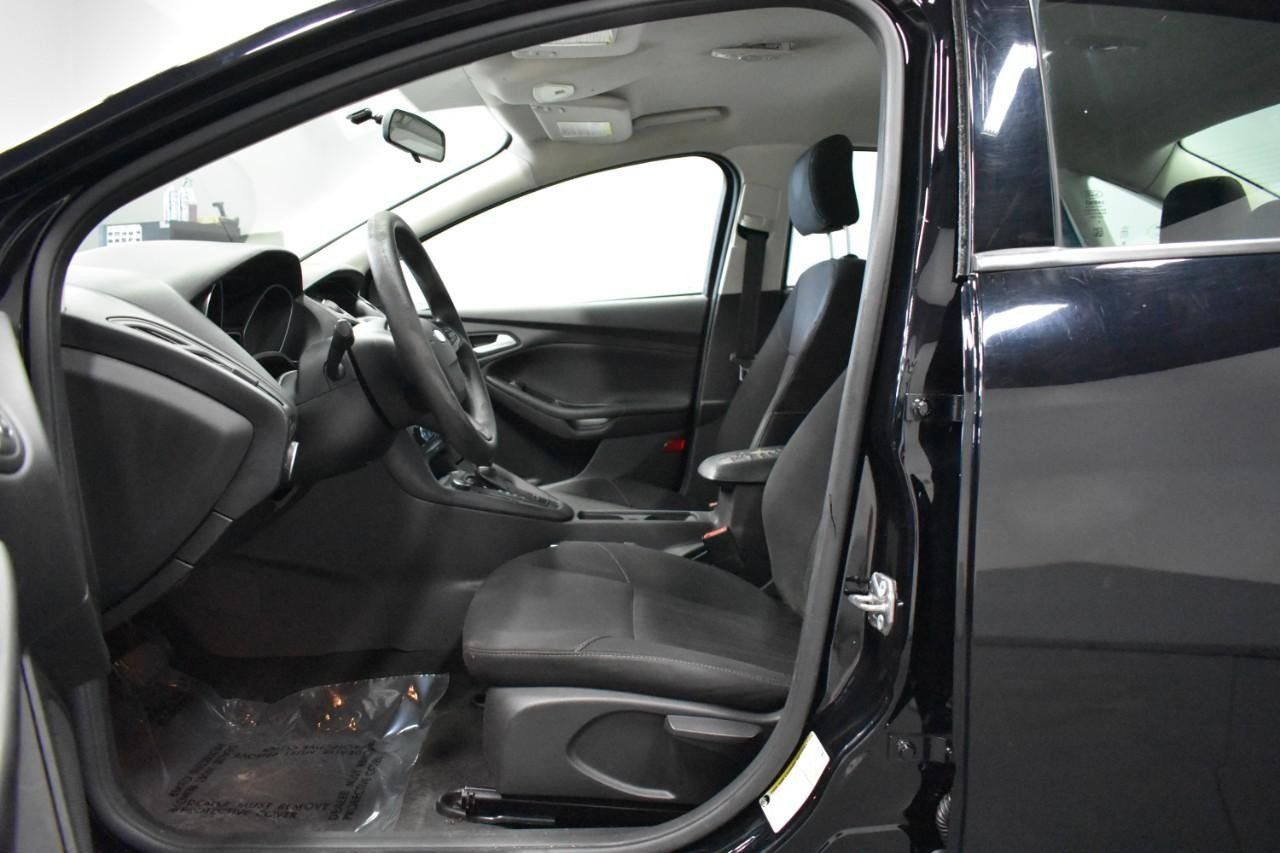 Used 2017 Ford Focus SE FWD image 13