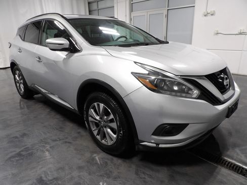 Used 2018 Nissan Murano SV AWD/4WD image 2