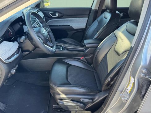 Used 2022 Jeep Compass Latitude w/ Sun and Sound Group image 5