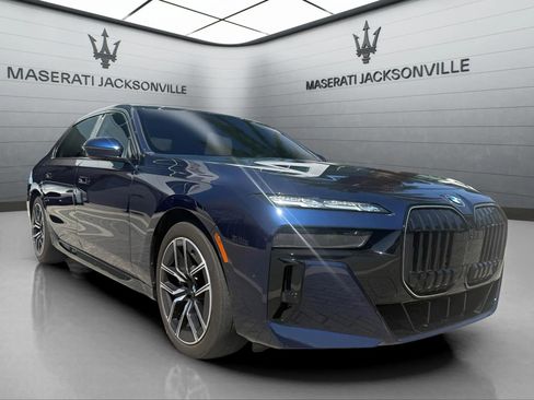 Used 2025 BMW 760i xDrive w/ Executive Package AWD/4WD image 10