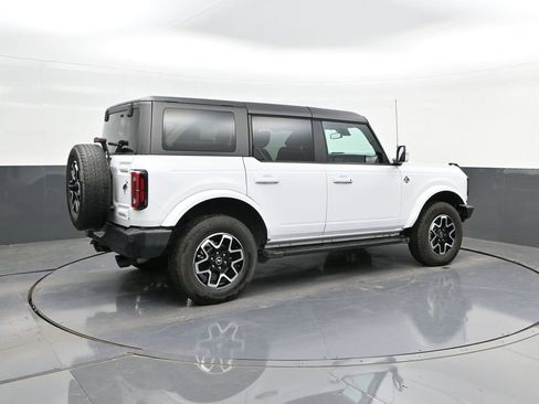 Used 2023 Ford Bronco Outer Banks image 15