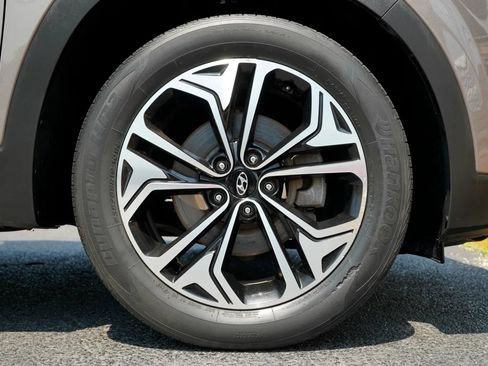 Used 2020 Hyundai Santa Fe Limited AWD/4WD image 17