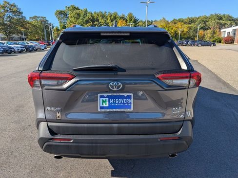 Used 2022 Toyota RAV4 XLE image 4