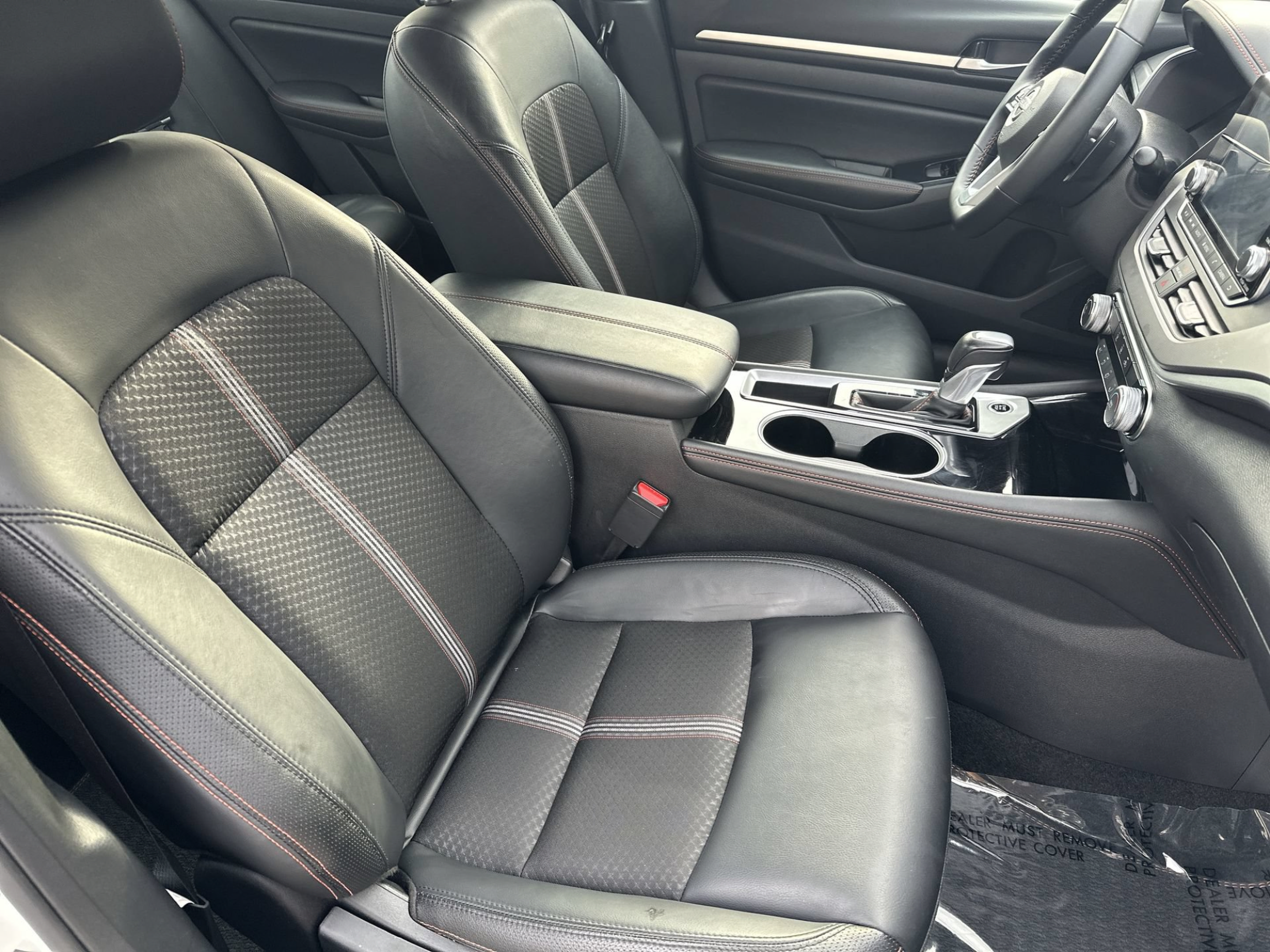 Used 2025 Nissan Altima 2.5 SR FWD image 23