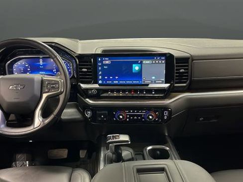 Used 2022 Chevrolet Silverado 1500 LT Trail Boss w/ LT Trail Boss Premium Package AWD/4WD image 11