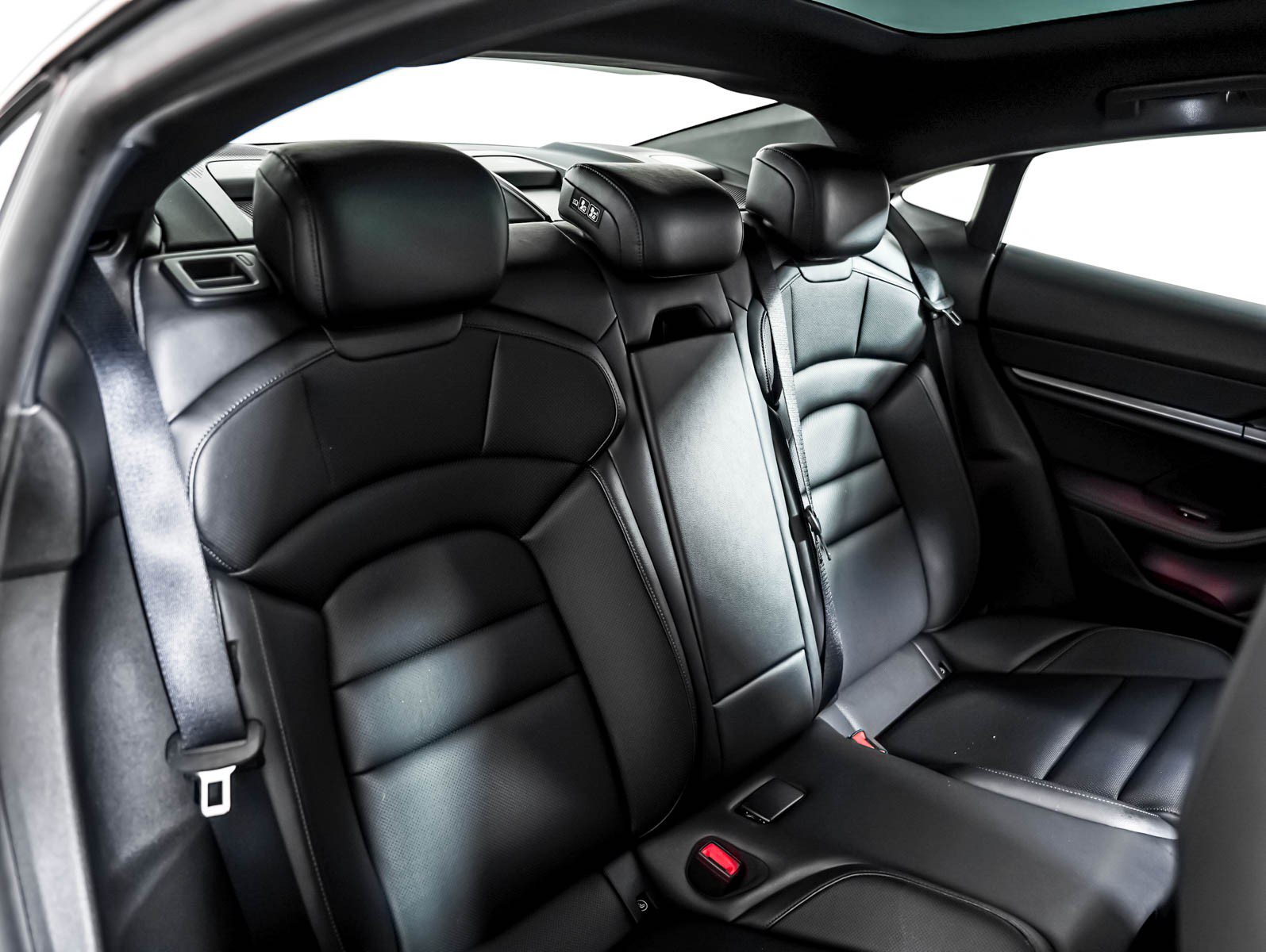 Certified 2025 Porsche Taycan RWD image 5