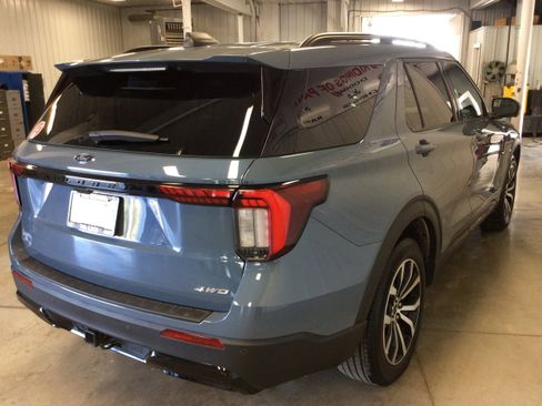 Used 2025 Ford Explorer ST-Line image 7