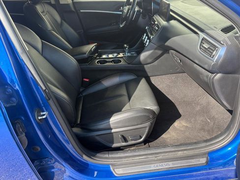 Used 2022 Genesis G70 2.0T RWD image 13