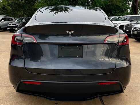 Used 2024 Tesla Model Y Long Range AWD/4WD image 8